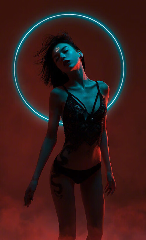 西甲焦点之战:皇马主场迎战巴萨,争夺榜首位置,皇马对战巴萨